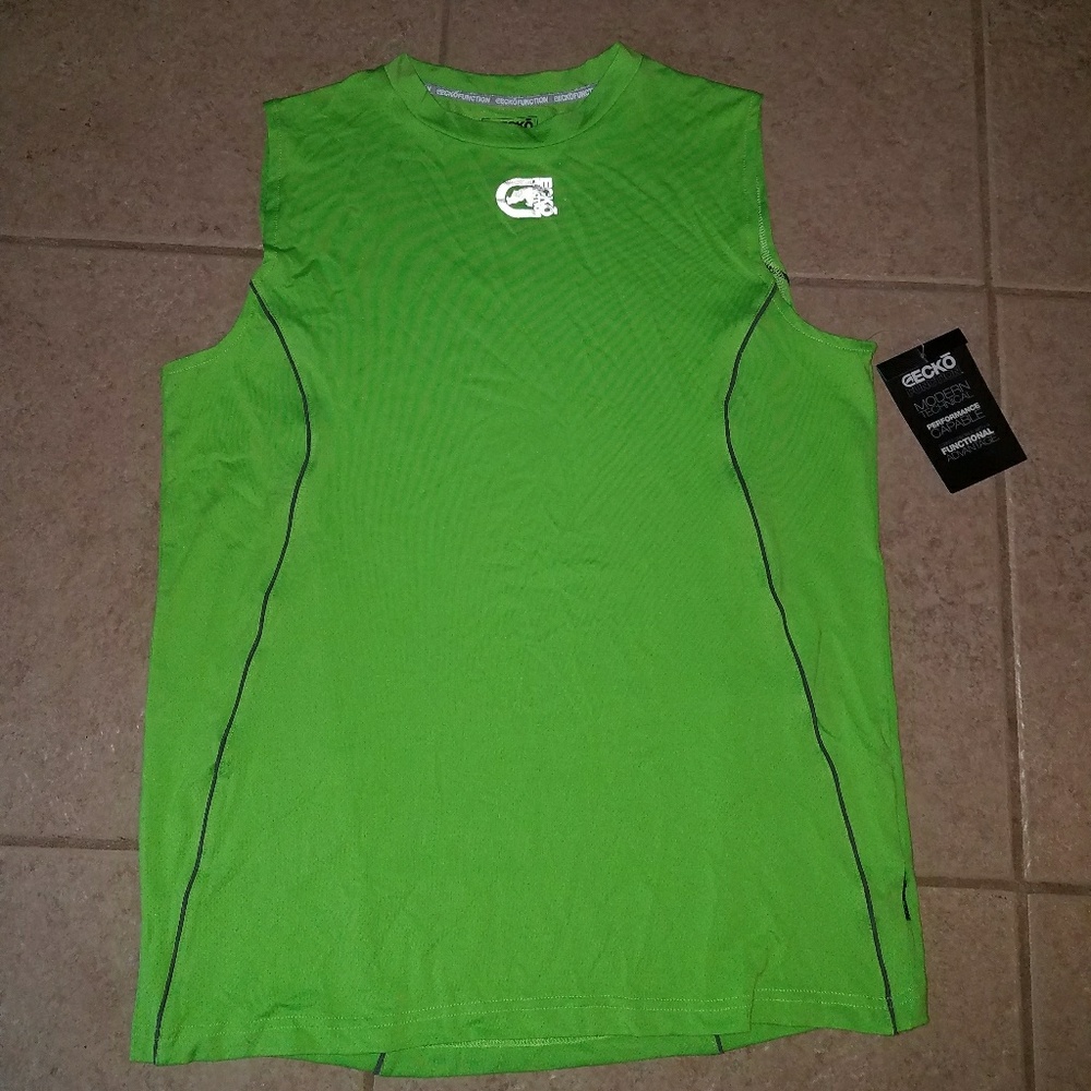 Athletic Short Sleeve tee Size Small